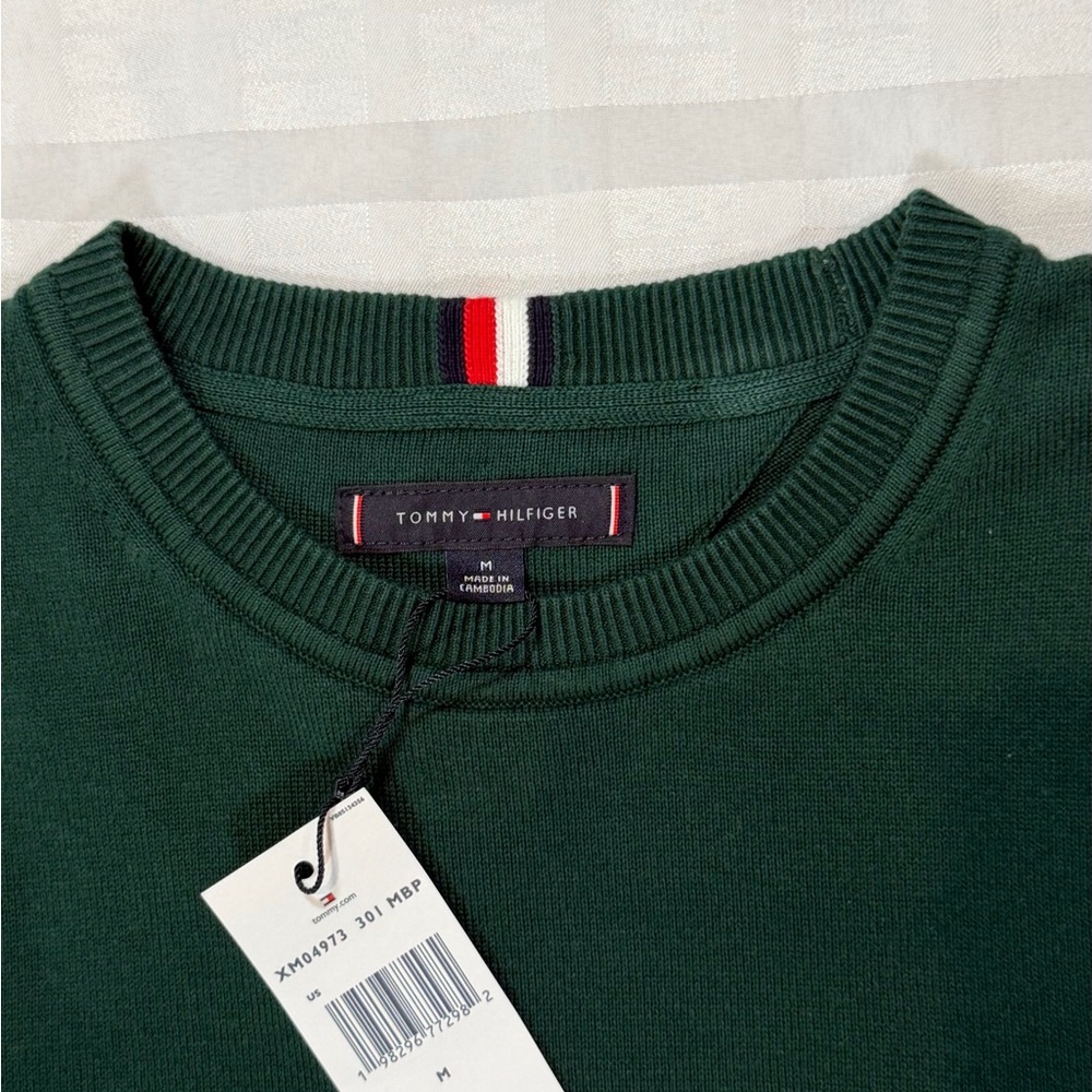 Tommy Hilfiger Men's Dark Green Crewneck Sweater - Picture 2 of 8